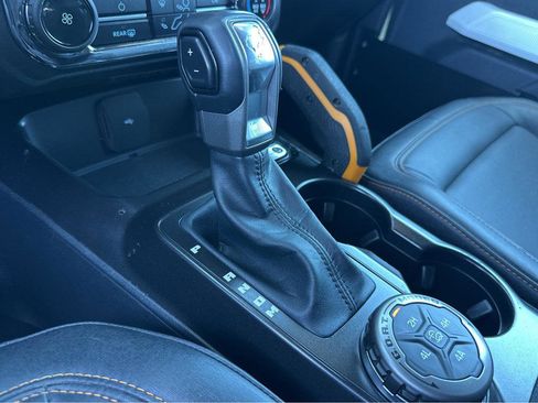 Used 2021 Ford Bronco Badlands image 28