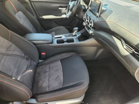 Used 2025 Nissan Sentra SR FWD image 13