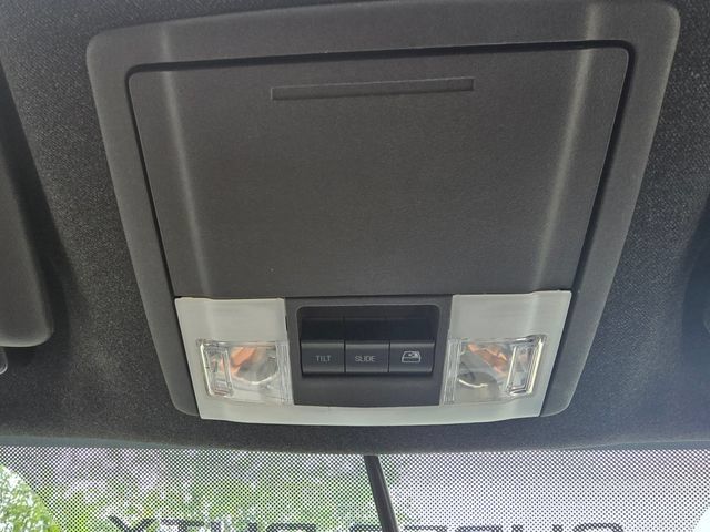 Used 2016 Ford F450 Lariat w/ Lariat Ultimate Package AWD/4WD image 24