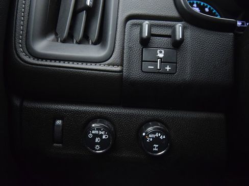 Used 2022 GMC Canyon Elevation w/ Elevation Premium Package AWD/4WD image 34