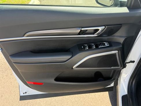 Used 2025 Kia Telluride S image 3