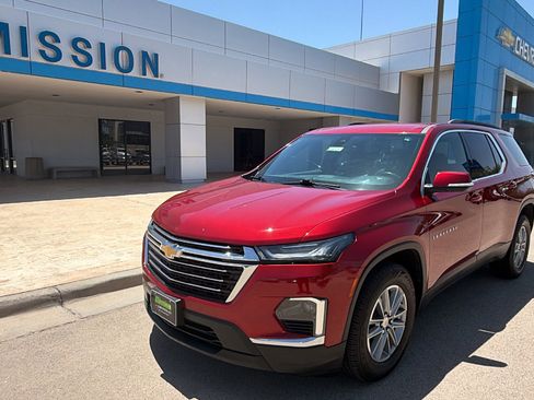 Used 2022 Chevrolet Traverse LT AWD/4WD image 3