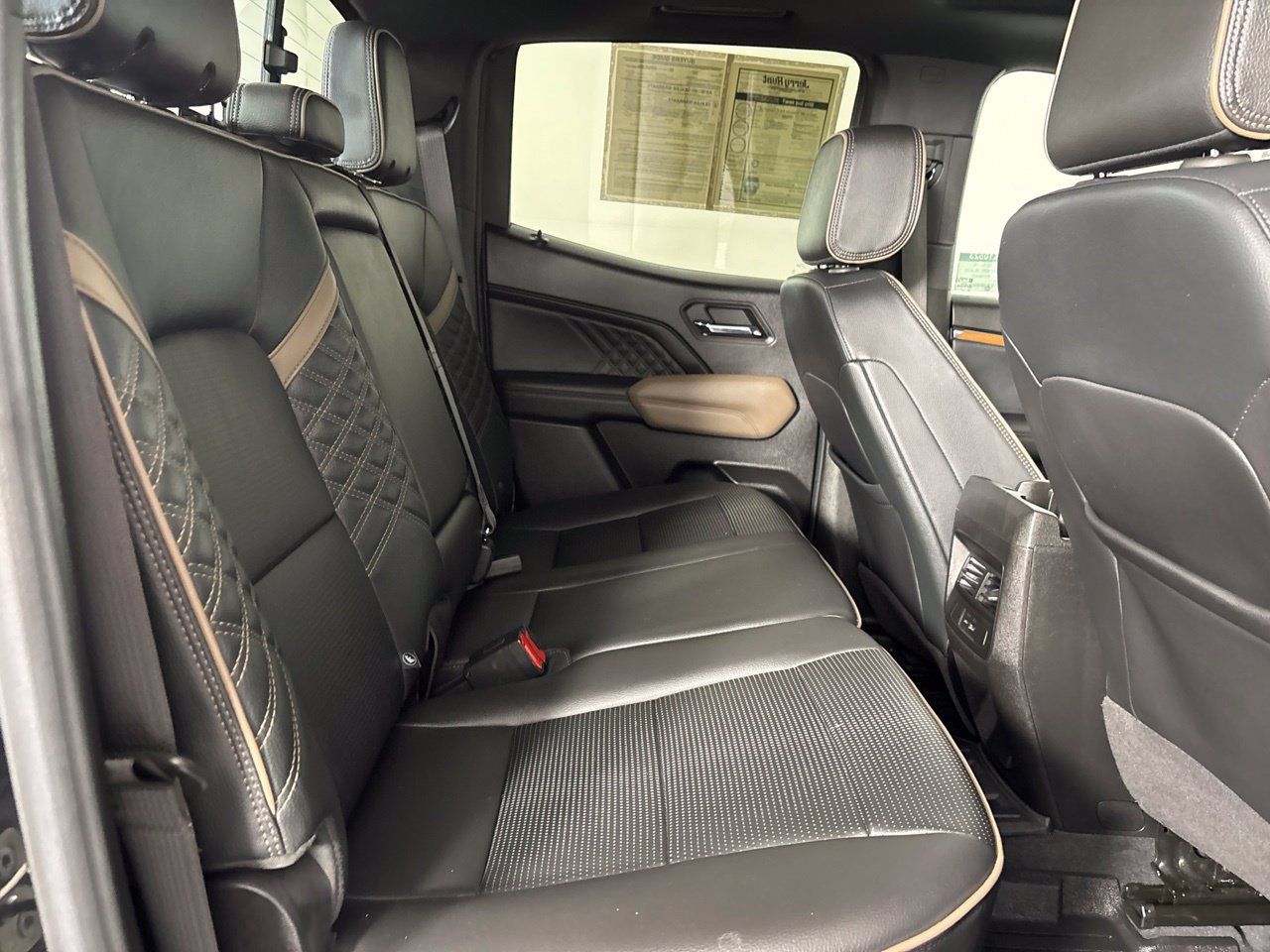 Used 2023 GMC Canyon Denali AWD/4WD image 30