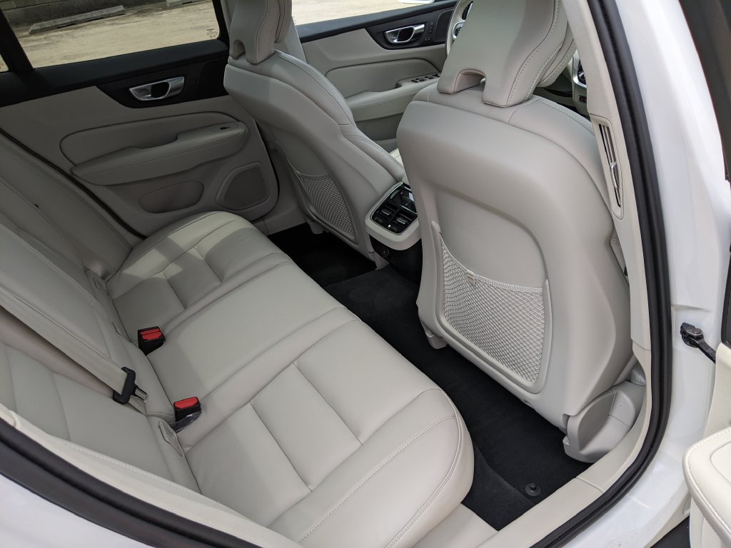 Certified 2026 Volvo V60 B5 Cross Country Ultra w/ Protection Package Premier AWD/4WD image 29