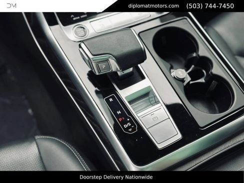 Used 2021 Audi Q8 Prestige AWD/4WD image 30