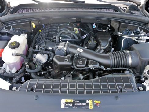 Used 2023 Jeep Grand Cherokee Laredo AWD/4WD image 30