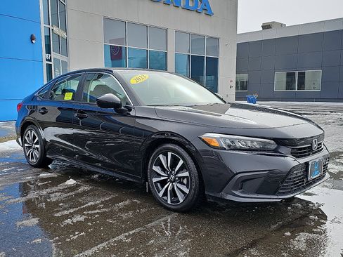 Used 2023 Honda Civic EX image 3