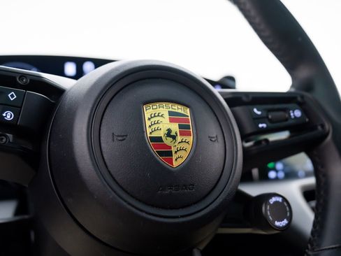 Used 2021 Porsche Taycan 4S image 24