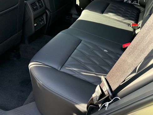 New 2026 Nissan Rogue Platinum image 19