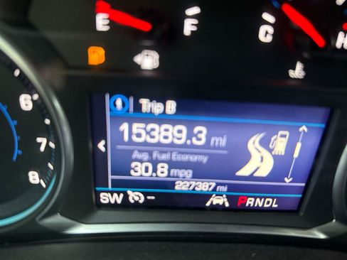 Used 2021 Chevrolet Equinox LT AWD/4WD image 16