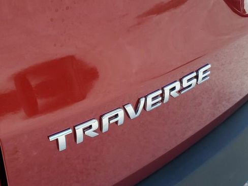Used 2021 Chevrolet Traverse LT image 10