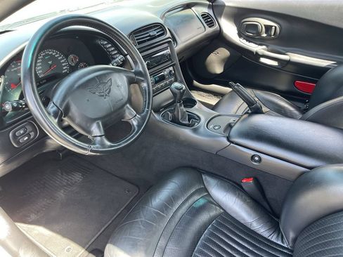 Used 2002 Chevrolet Corvette Convertible w/ Preferred Equipment Group2 RWD image 16