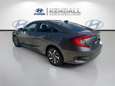 Used 2017 Honda Civic EX image 4
