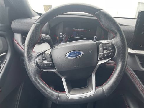 Used 2025 Ford Explorer ST-Line w/ ST-Line Street Pack AWD/4WD image 12