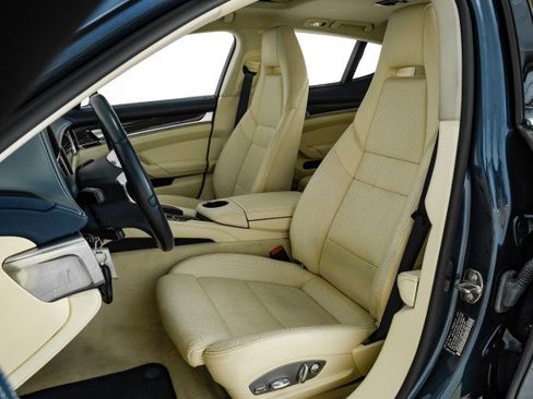 Used 2011 Porsche Panamera 4S image 28