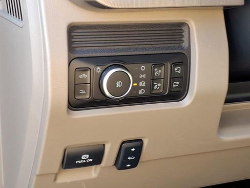 New 2026 Ford F350 Platinum w/ Platinum Plus Package image 19