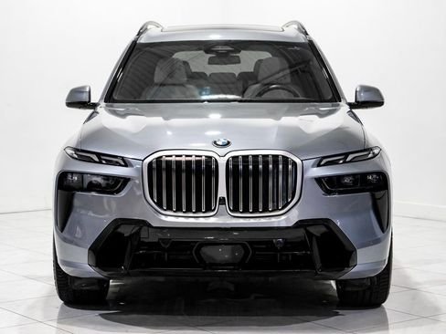 Used 2023 BMW X7 xDrive40i w/ M Sport Package image 2