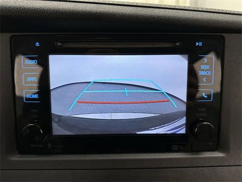 Used 2015 Toyota Sienna XLE image 17