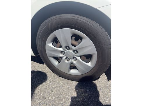 Used 2016 Kia Forte LX FWD image 7