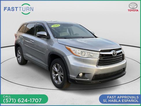Used 2015 Toyota Highlander Plus AWD/4WD image 2