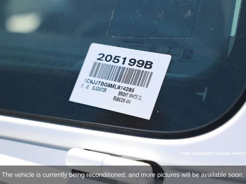 Used 2021 Jeep Gladiator Rubicon image 17