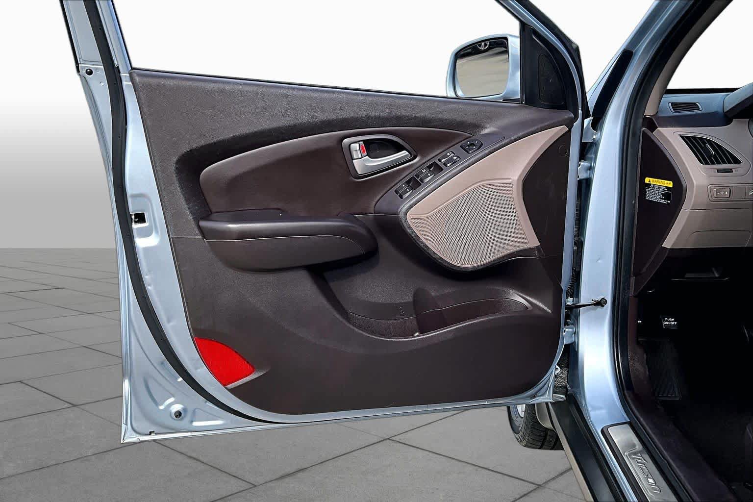 Used 2012 Hyundai Tucson Limited FWD image 21