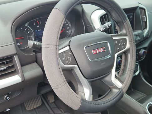 Used 2022 GMC Terrain SLE w/ Driver Convenience Package FWD image 9
