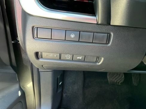 Used 2023 Nissan Rogue SL image 19