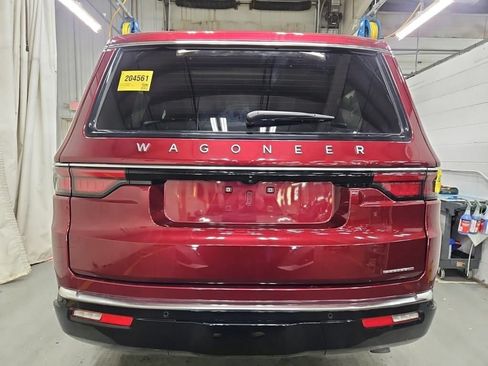 Used 2024 Jeep Wagoneer Series III w/ Premium Group I AWD/4WD image 17