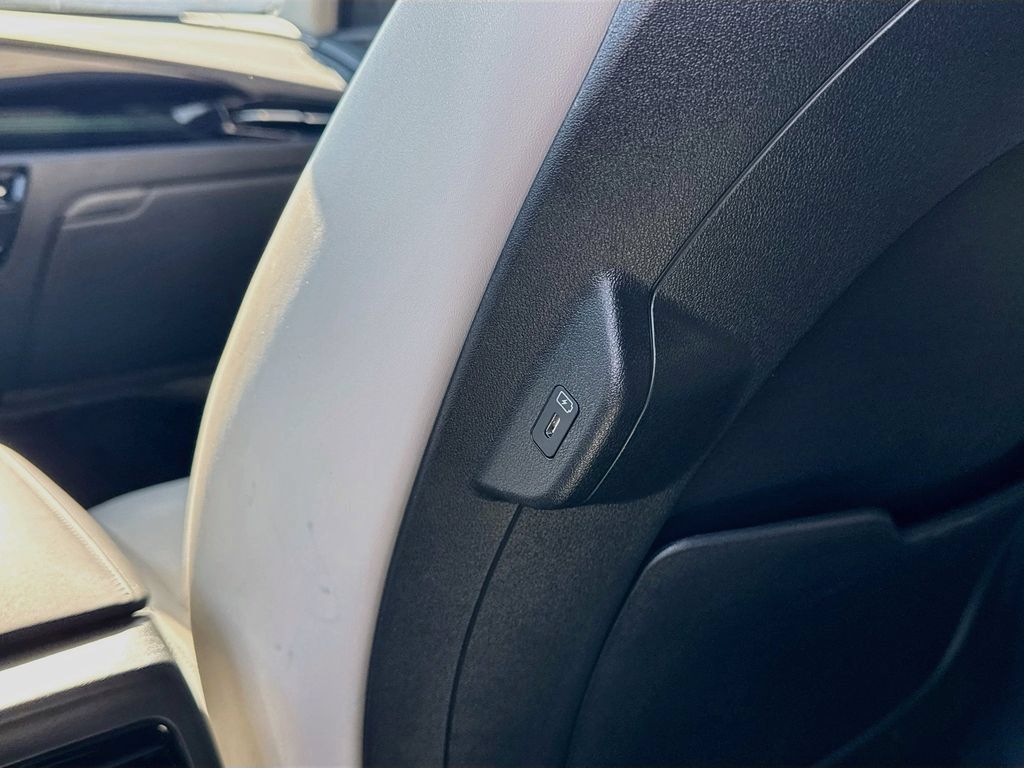 Certified 2025 Kia Niro EX FWD image 28