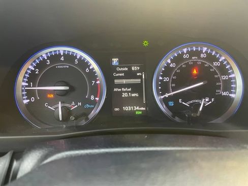 Used 2019 Toyota Highlander XLE w/ Carpet Mat Package (TMS) AWD/4WD image 20