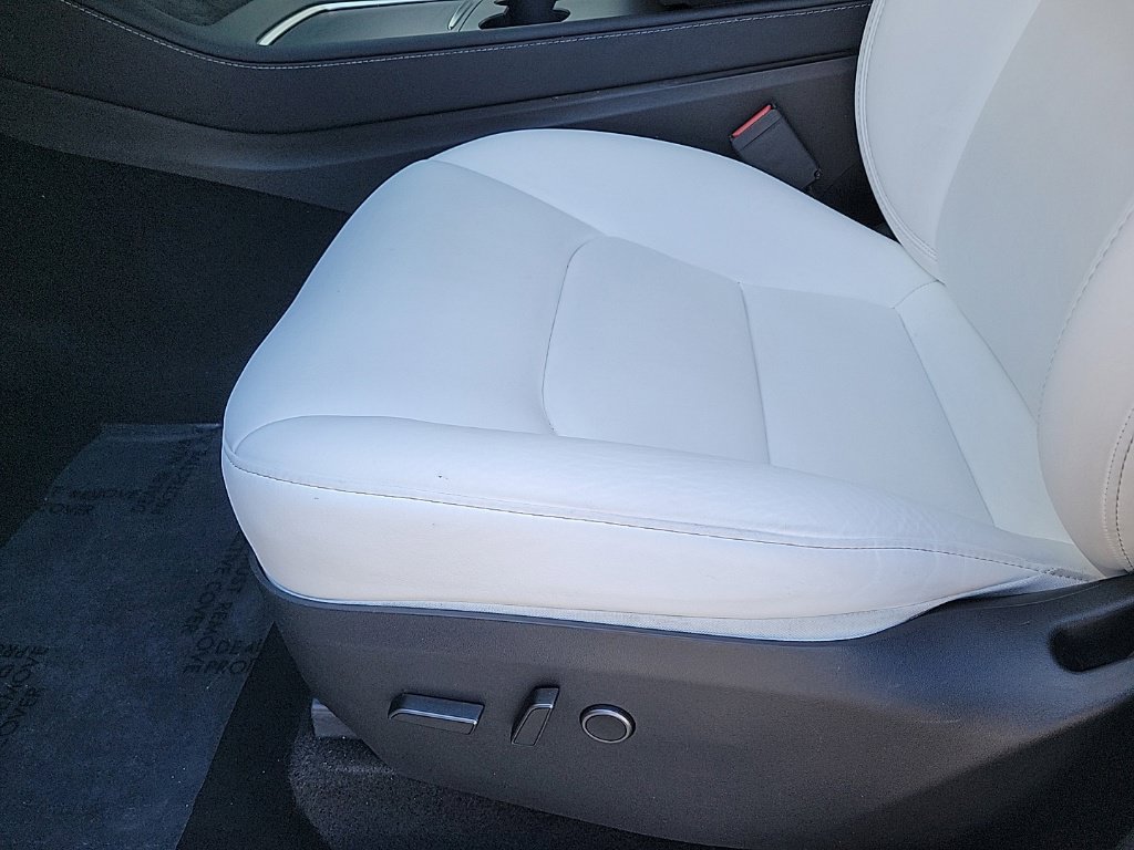 Used 2024 Tesla Model Y Long Range AWD/4WD image 12