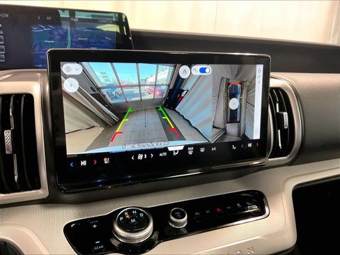 Used 2025 Ford Expedition Active image 20