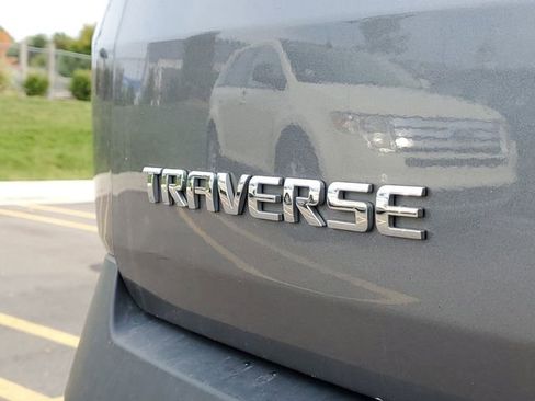 Used 2018 Chevrolet Traverse LT FWD image 6
