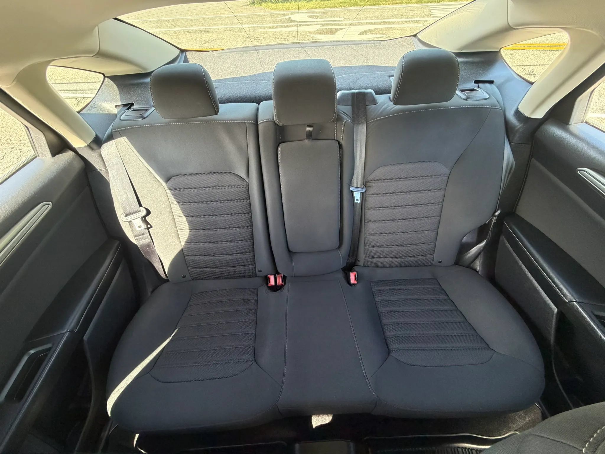 Used 2019 Ford Fusion SE FWD image 17