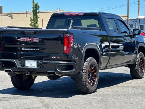 Used 2022 GMC Sierra 1500 AT4 w/ AT4 Premium Package AWD/4WD image 4