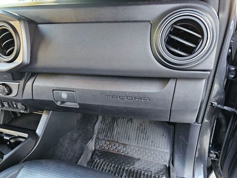 Used 2020 Toyota Tacoma TRD Off-Road w/ TRD Premium Off Road Package image 25