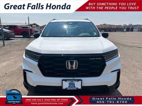 Used 2025 Honda Pilot Black Edition image 2