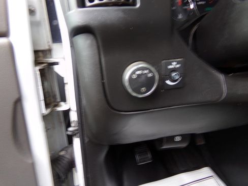 Used 2015 Chevrolet Express 2500 image 36