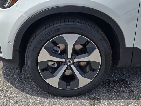 New 2026 Volvo XC40 B5 Plus w/ Protection Package Premier AWD/4WD image 11