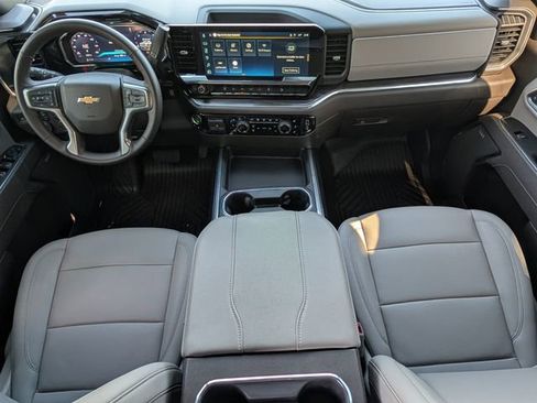 Used 2026 Chevrolet Silverado 2500 LTZ w/ LTZ Premium Package image 5