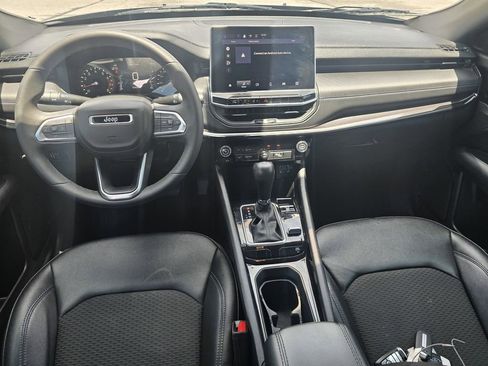 Used 2025 Jeep Compass Latitude w/ Altitude Special Edition AWD/4WD image 14
