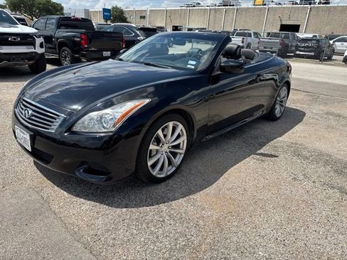 Used 2010 INFINITI G37 Convertible w/ Premium Pkg RWD image 2