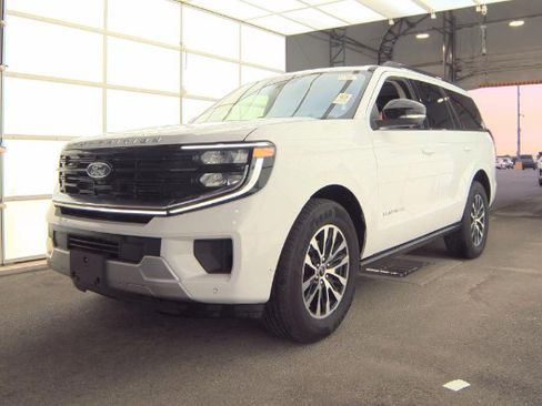 Used 2025 Ford Expedition Platinum AWD/4WD image 5