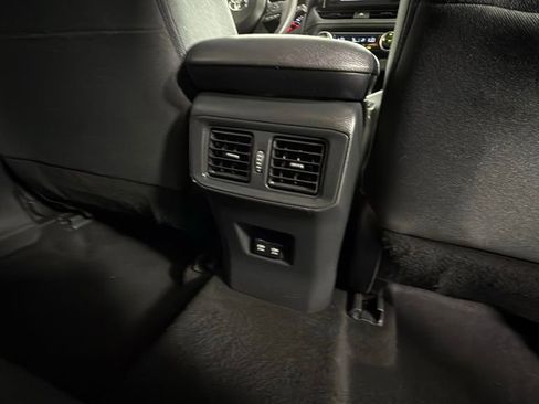 Used 2019 Toyota RAV4 XLE w/ Convenience Package FWD image 30