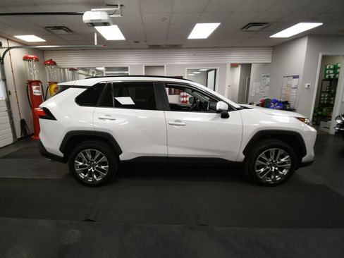Used 2025 Toyota RAV4 XLE Premium AWD/4WD image 8