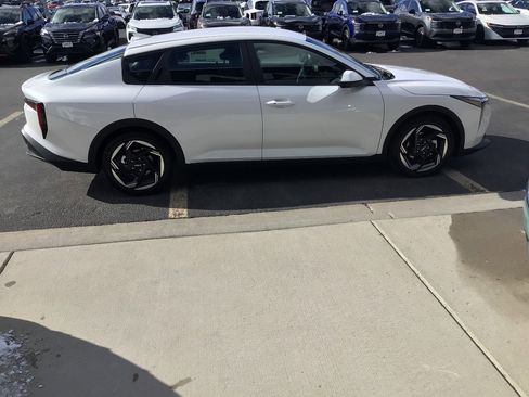 New 2026 Kia K4 EX image 6