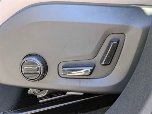 New 2026 Volvo XC60 T8 Core w/ Protection Package Premier image 26