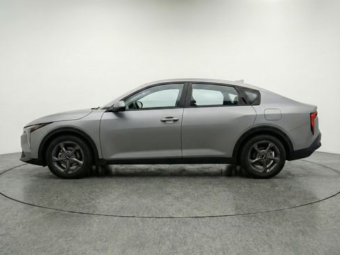 Used 2025 Kia K4 LXS FWD image 5