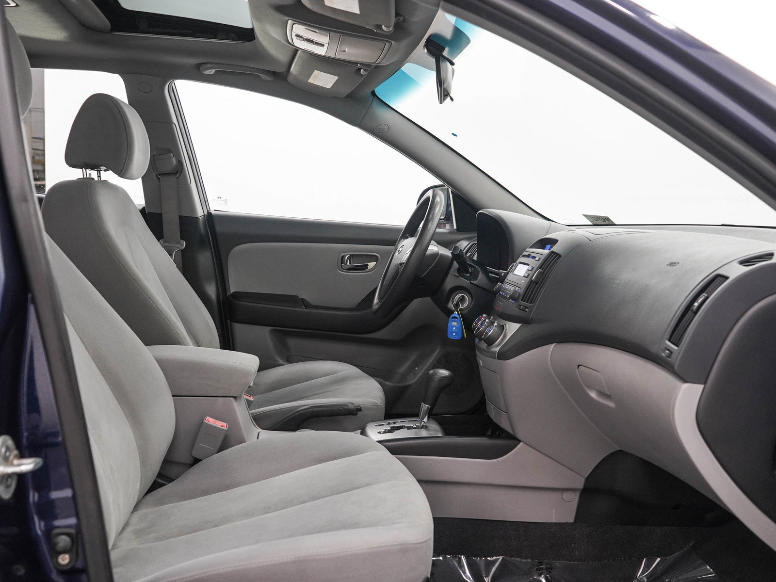 Used 2010 Hyundai Elantra GLS FWD image 11